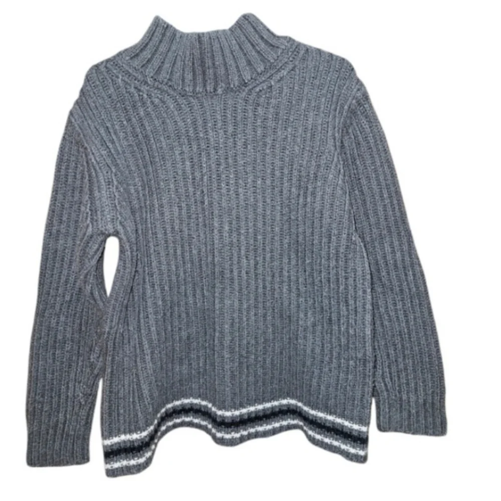 Boys The Children's Place Sweater Size S (5/6) Gray